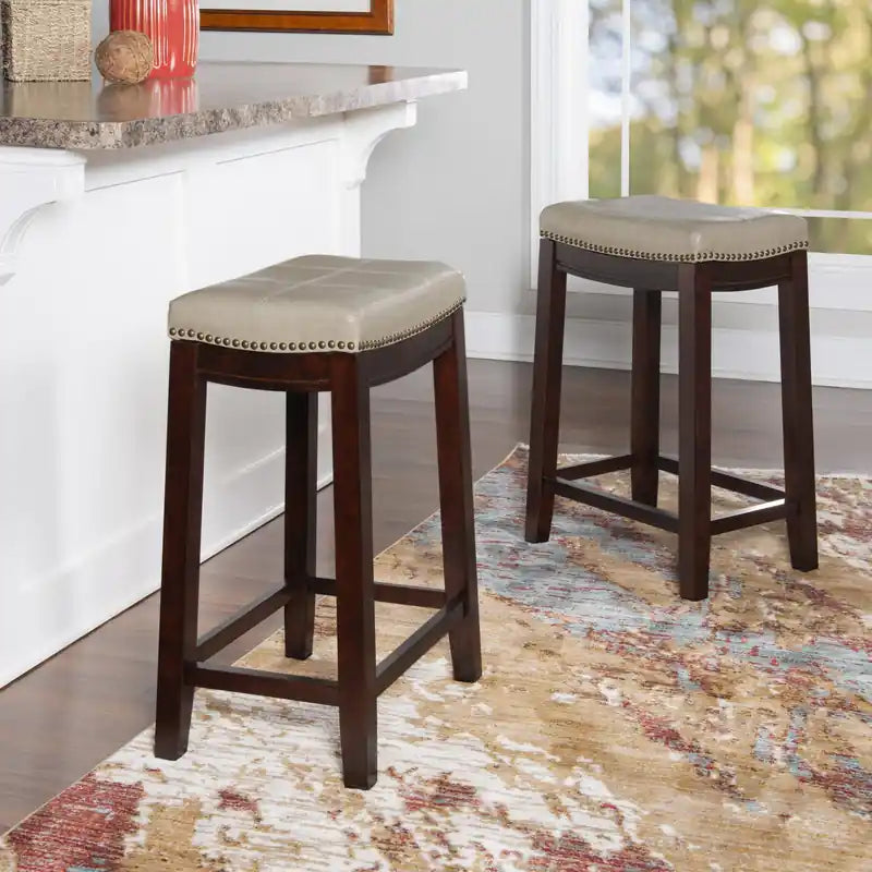 Tabouret de comptoir sans dossier en similicuir beige Claridge