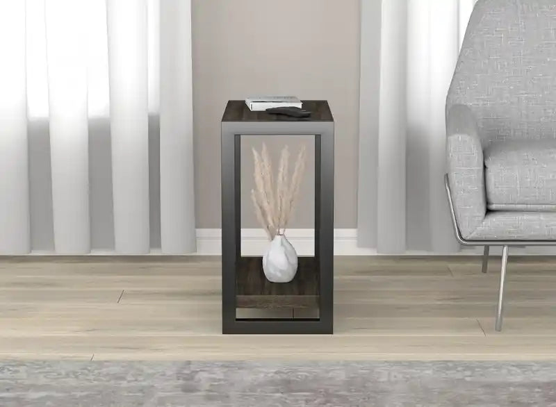 Petite table d'appoint classique avec étagère de rangement