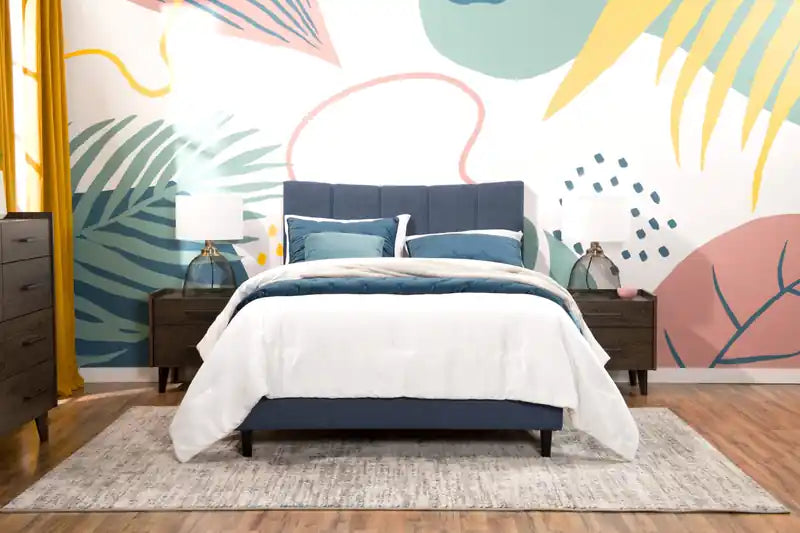 Lit plateforme tapissé en tissu taupe