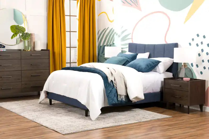 Lit plateforme tapissé en tissu taupe