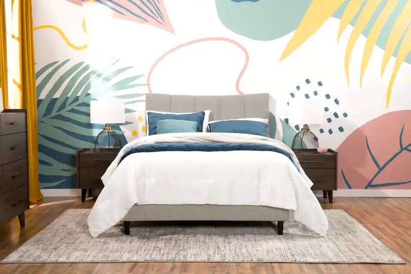 Lit plateforme tapissé en tissu taupe